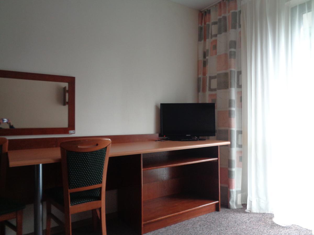 Ow Inter Piast Kalbornia - Z Wlasna Plaza Z Kapieliskiem I Przystania Dąbrówno Buitenkant foto