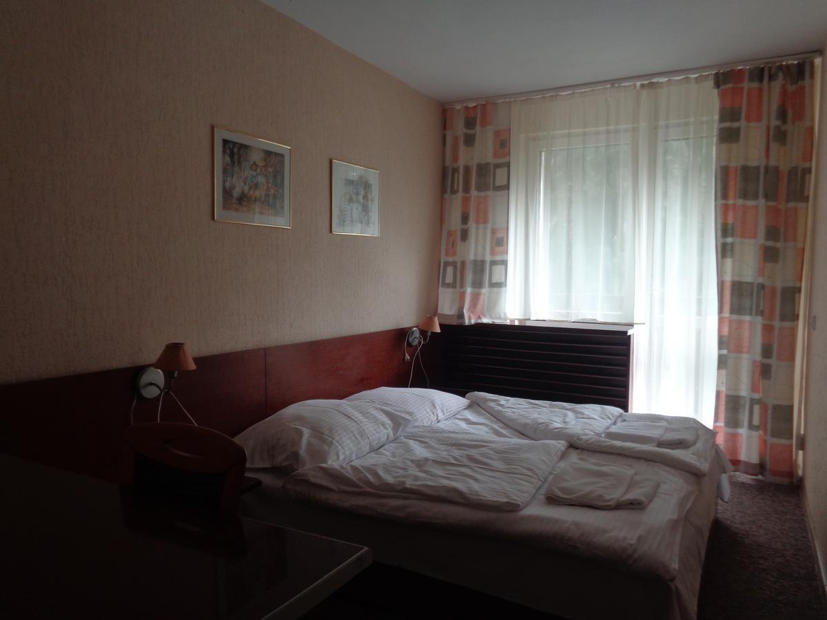Ow Inter Piast Kalbornia - Z Wlasna Plaza Z Kapieliskiem I Przystania Dąbrówno Buitenkant foto